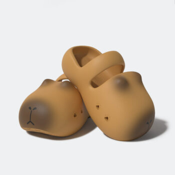 SQUISH.™ Chillbara™ Mary Jane – Capybara Cloud Slides